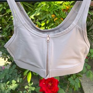 NWT Aerie zip-front sports bra M